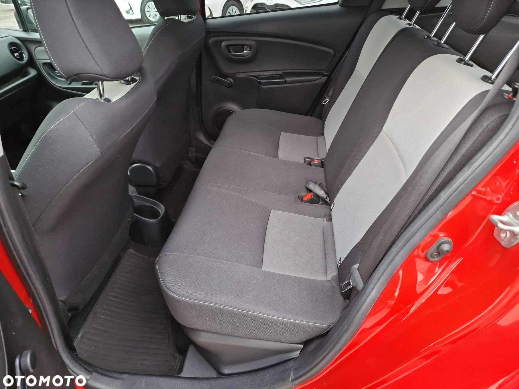 Toyota Yaris Hybrid 100 Premium EU6 - 14