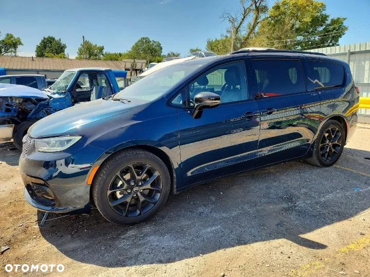 Chrysler Pacifica - 1