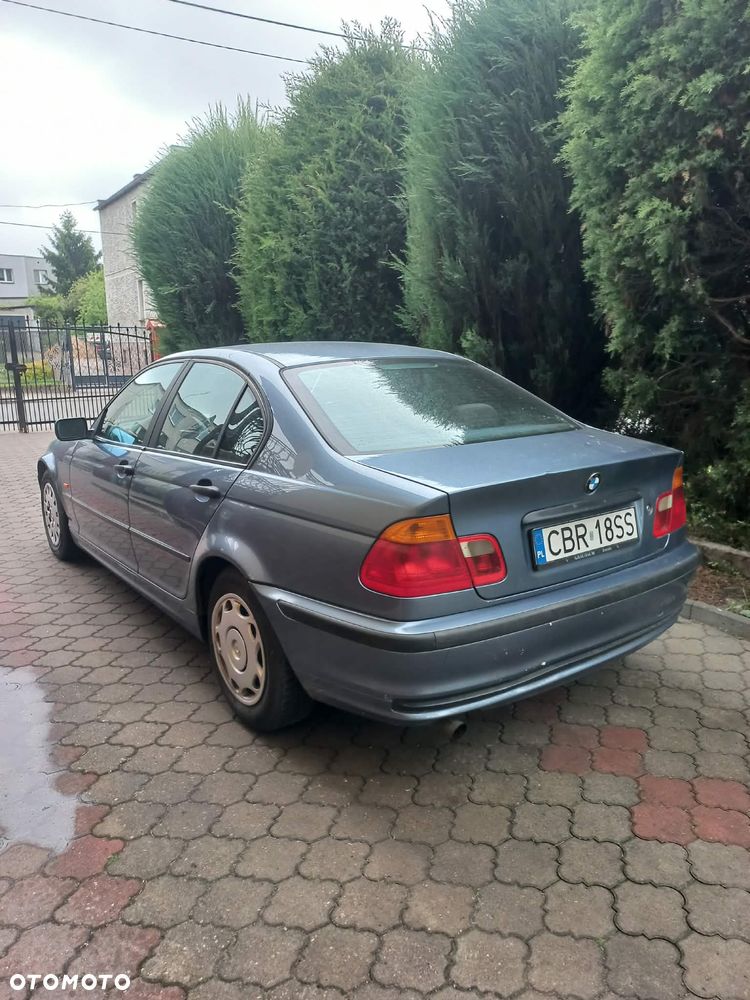 BMW Seria 3 318i - 2