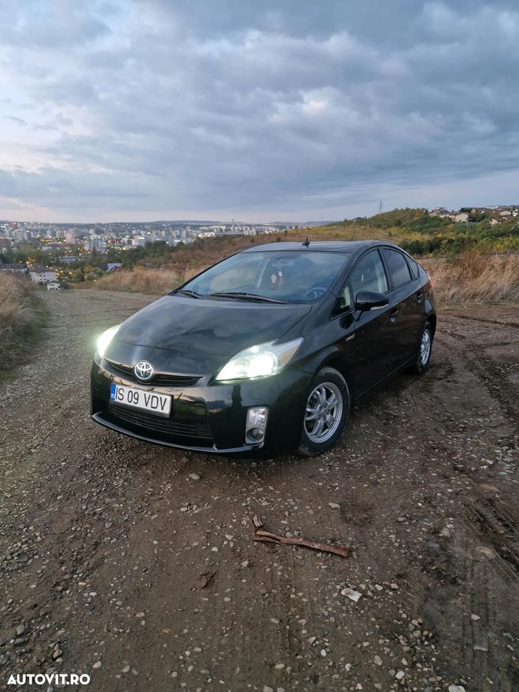 Toyota Prius - 4