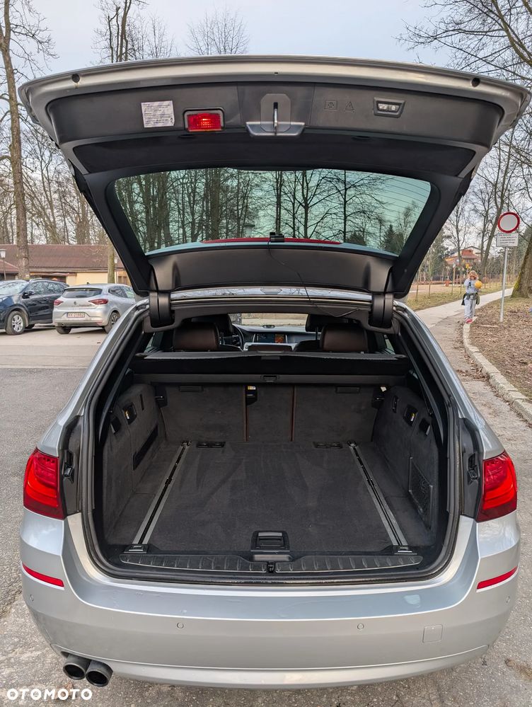 BMW Seria 5 528i xDrive Luxury Line - 7