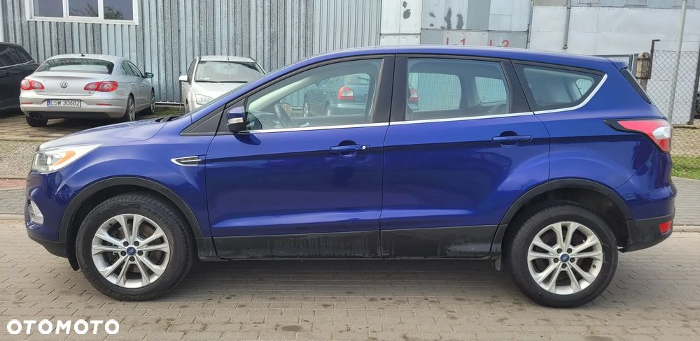 Ford Kuga 2.0 TDCi 2x4 Titanium - 6