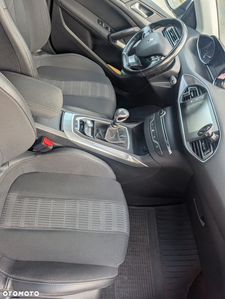 Peugeot 308 1.5 BlueHDi Allure S&S - 9