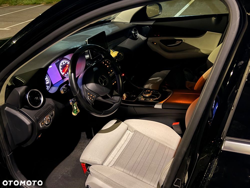 Mercedes-Benz Klasa C 180 7G-TRONIC - 13