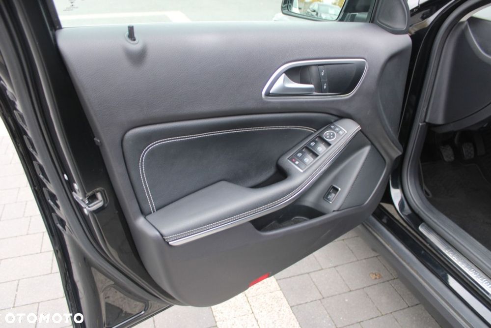 Mercedes-Benz GLA - 23