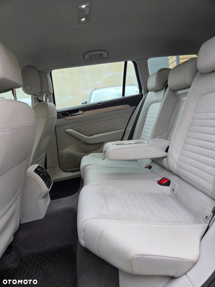 Volkswagen Passat 2.0 TDI 4Mot Elegance DSG - 18