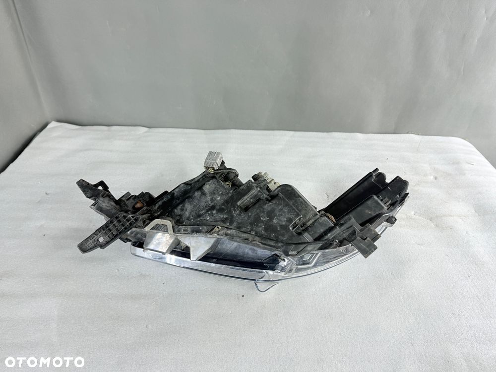 Reflektor lampa Przód strona prawa Toyota Hilux VIII 8 LIFT 1EJ-923368-040A - 6