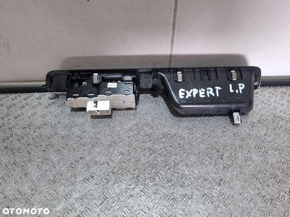 Przełącznik szyb rączka Peugeot Expert 2019 rok lewy przód nr 98144415ZD - 3