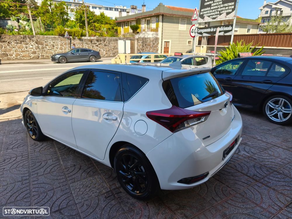 Toyota Auris 1.8 HSD Comfort+J17 - 11