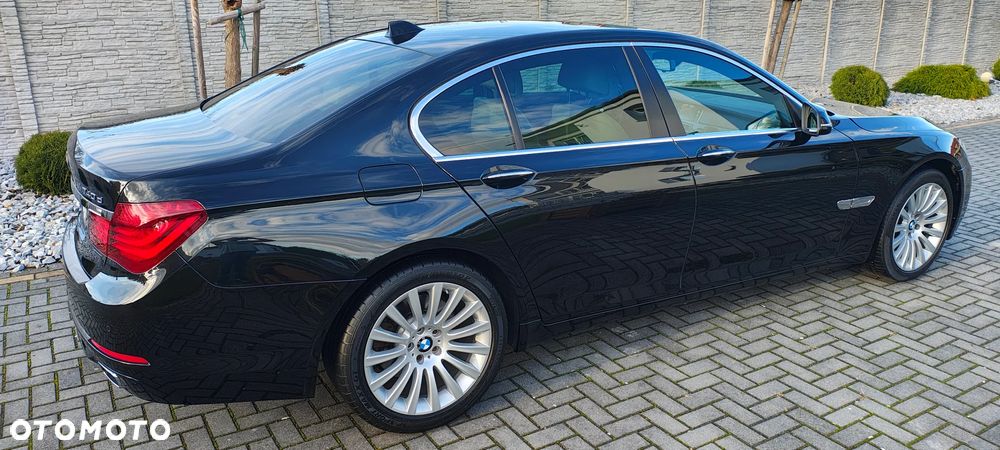 BMW Seria 7 740d Edition Exclusive - 16