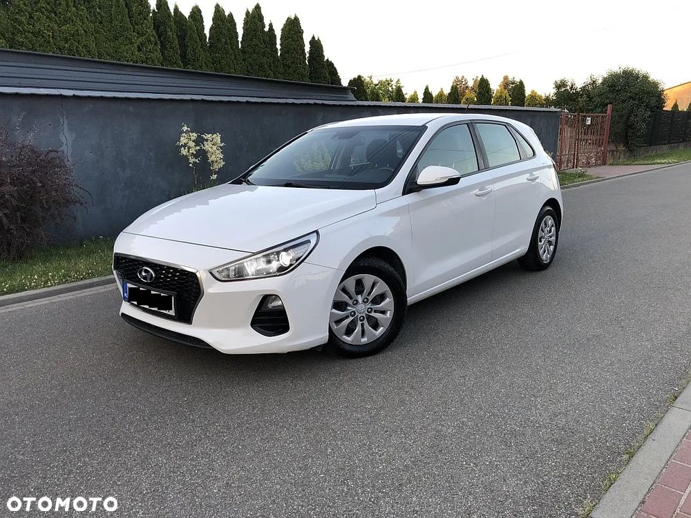 Hyundai i30 1.6 CRDi BlueDrive Comfort DCT - 1