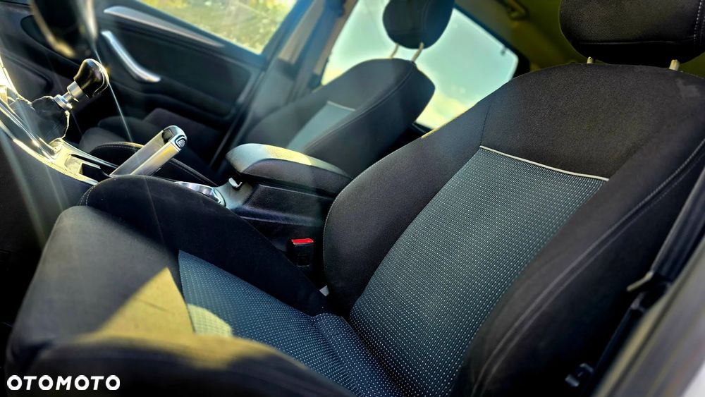 Ford S-Max - 10