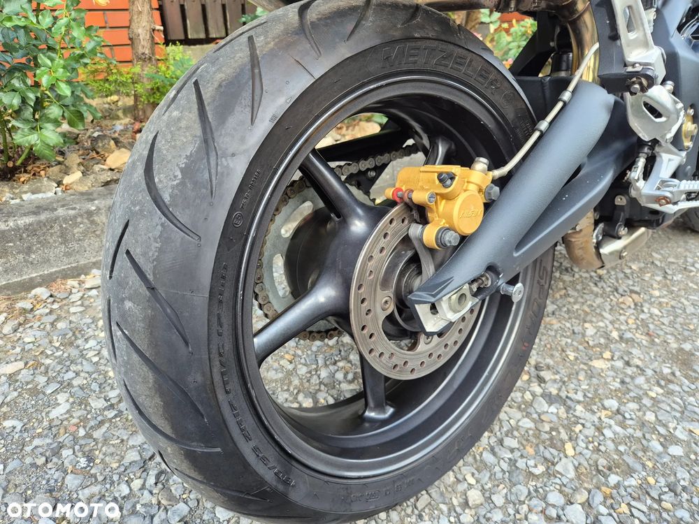 Triumph Street Triple - 20