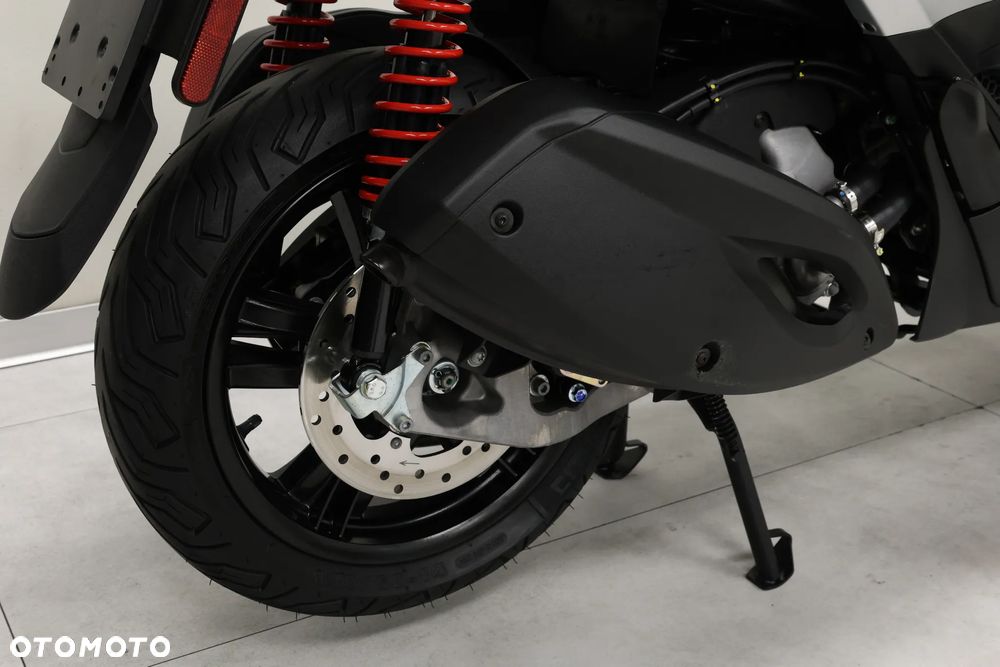Piaggio MP-3 - 34