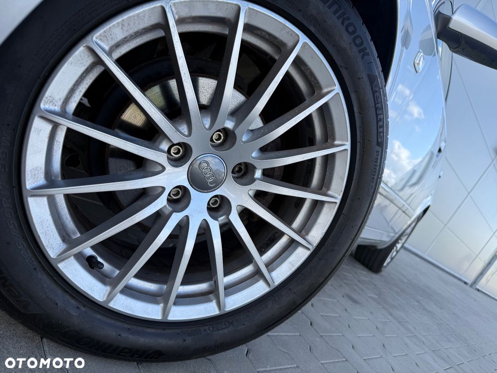 Audi A4 Limousine - 16