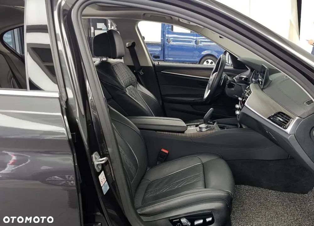 BMW Seria 5 530i M Sport Edition - 10