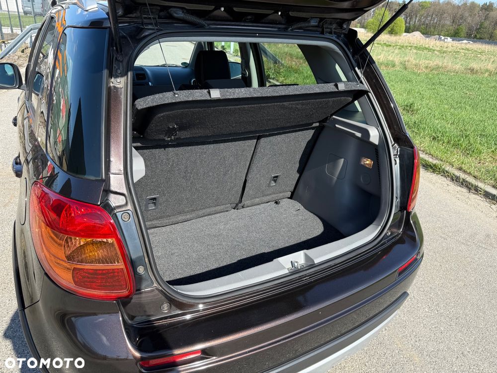 Suzuki SX4 1.6 Premium 4WD - 36