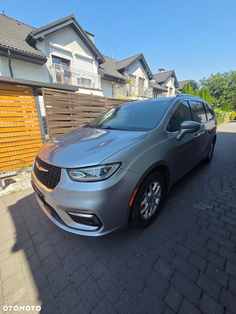 Chrysler Pacifica - 4