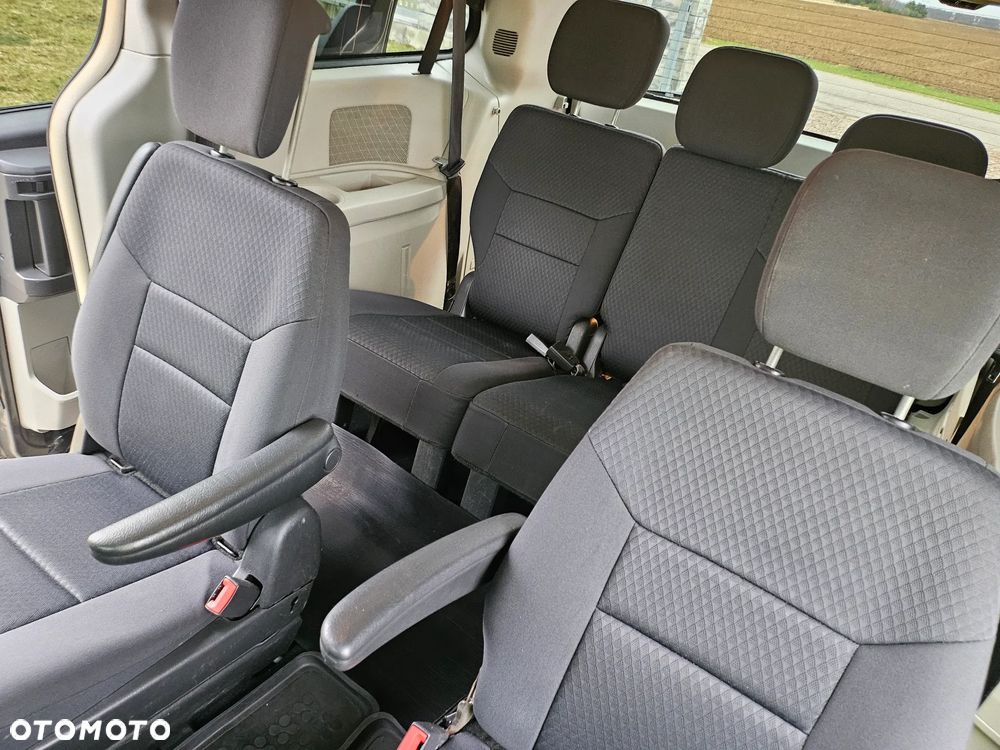 Chrysler Grand Voyager 2.8 CRD LX - 9
