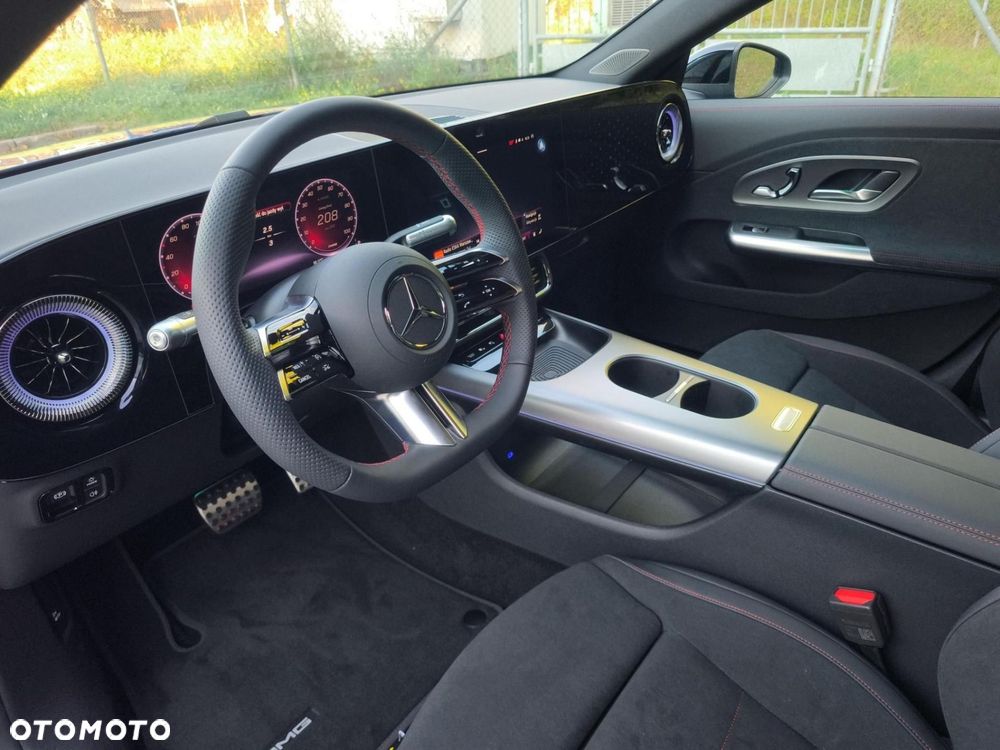 Mercedes-Benz CLA - 9