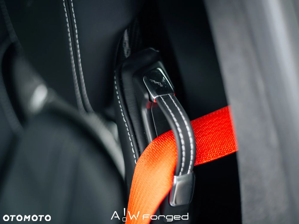 Chevrolet Corvette - 36