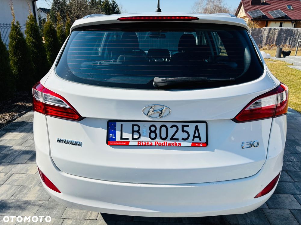 Hyundai i30 1.6 Classic + - 11