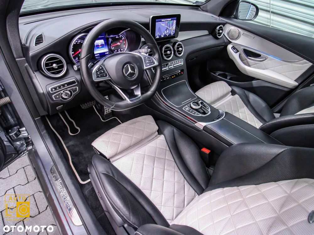 Mercedes-Benz GLC 250 4Matic 9G-TRONIC AMG Line - 19