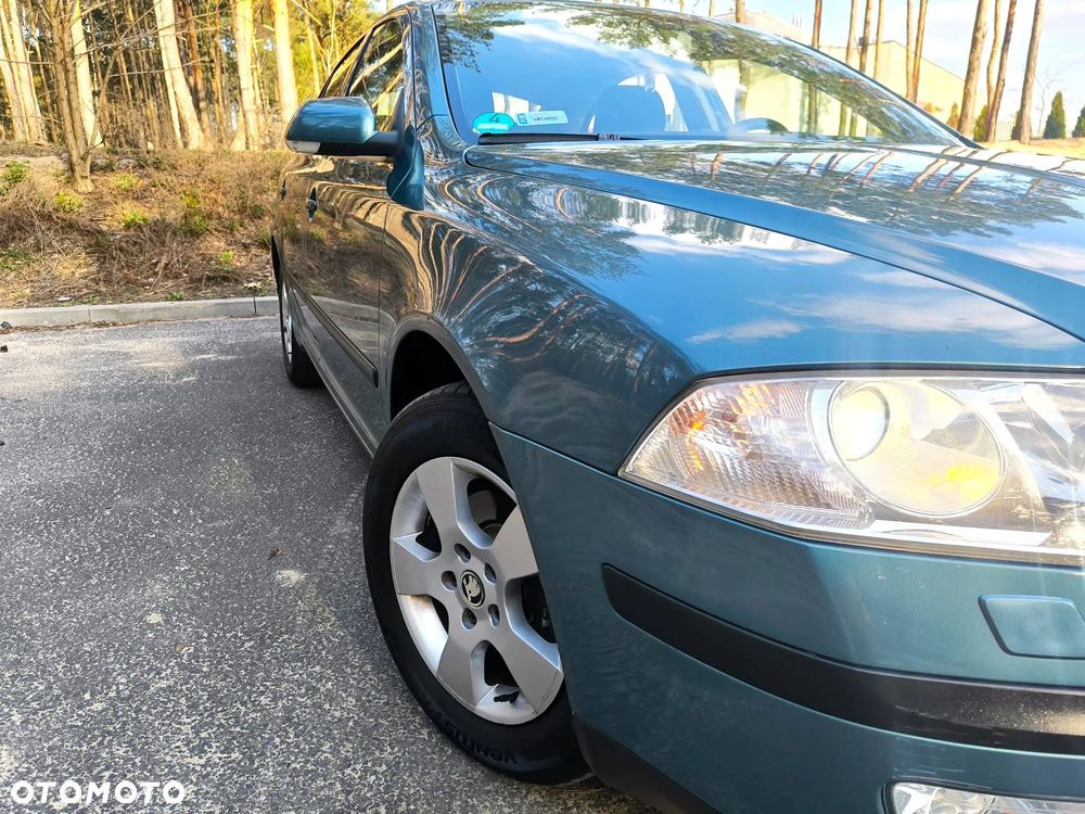 Skoda Octavia 1.6 Combi Ambiente - 9