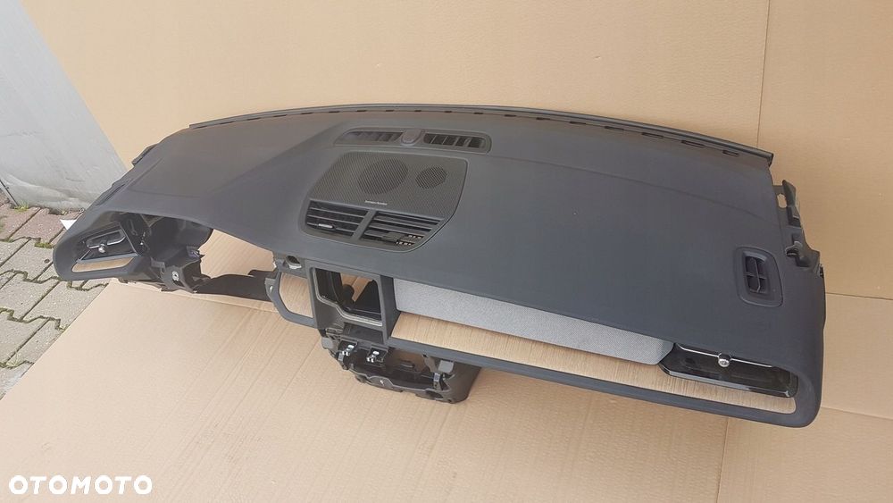 KONSOLA DESKA ROZDZIELCZA POLESTAR 2 ORYGINAŁ - 8