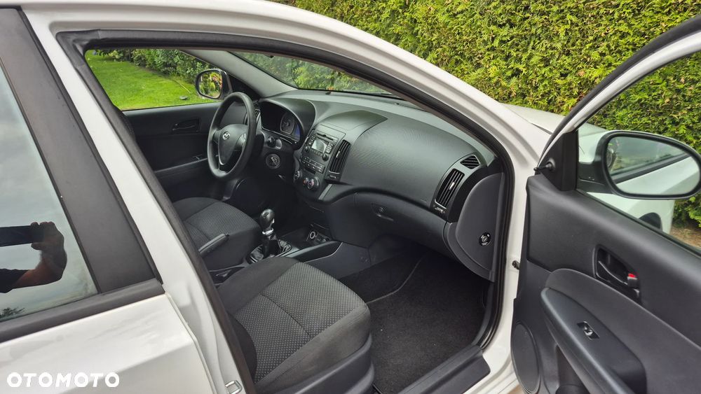 Hyundai i30 1.4 Base + EU5 - 11
