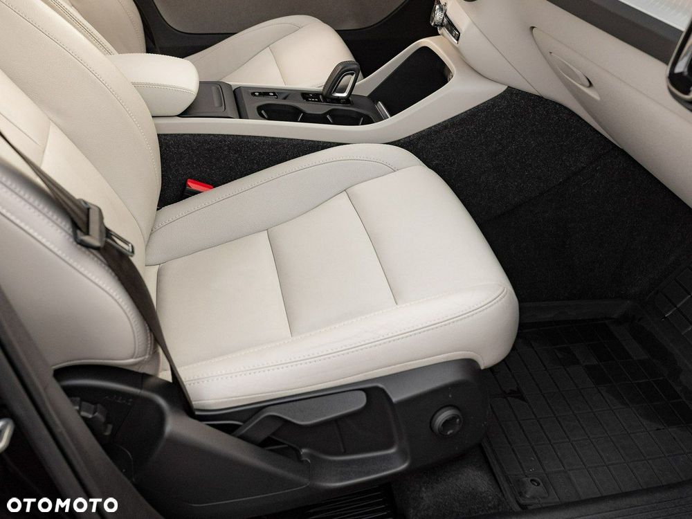 Volvo XC 40 - 34