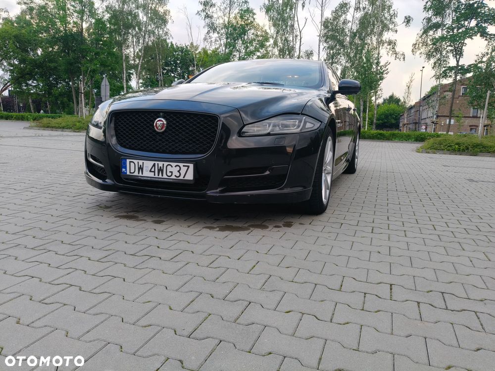 Jaguar XJ 3.0 D V6 R-Sport - 4
