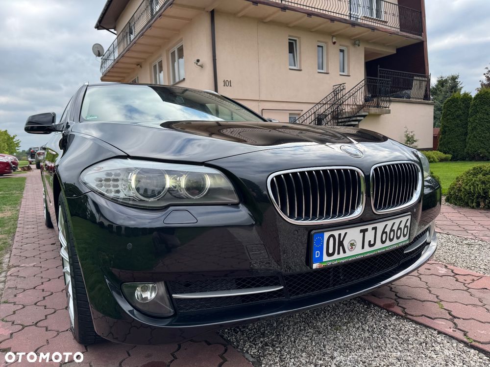 BMW Seria 5 525d Sport-Aut Luxury Line - 13