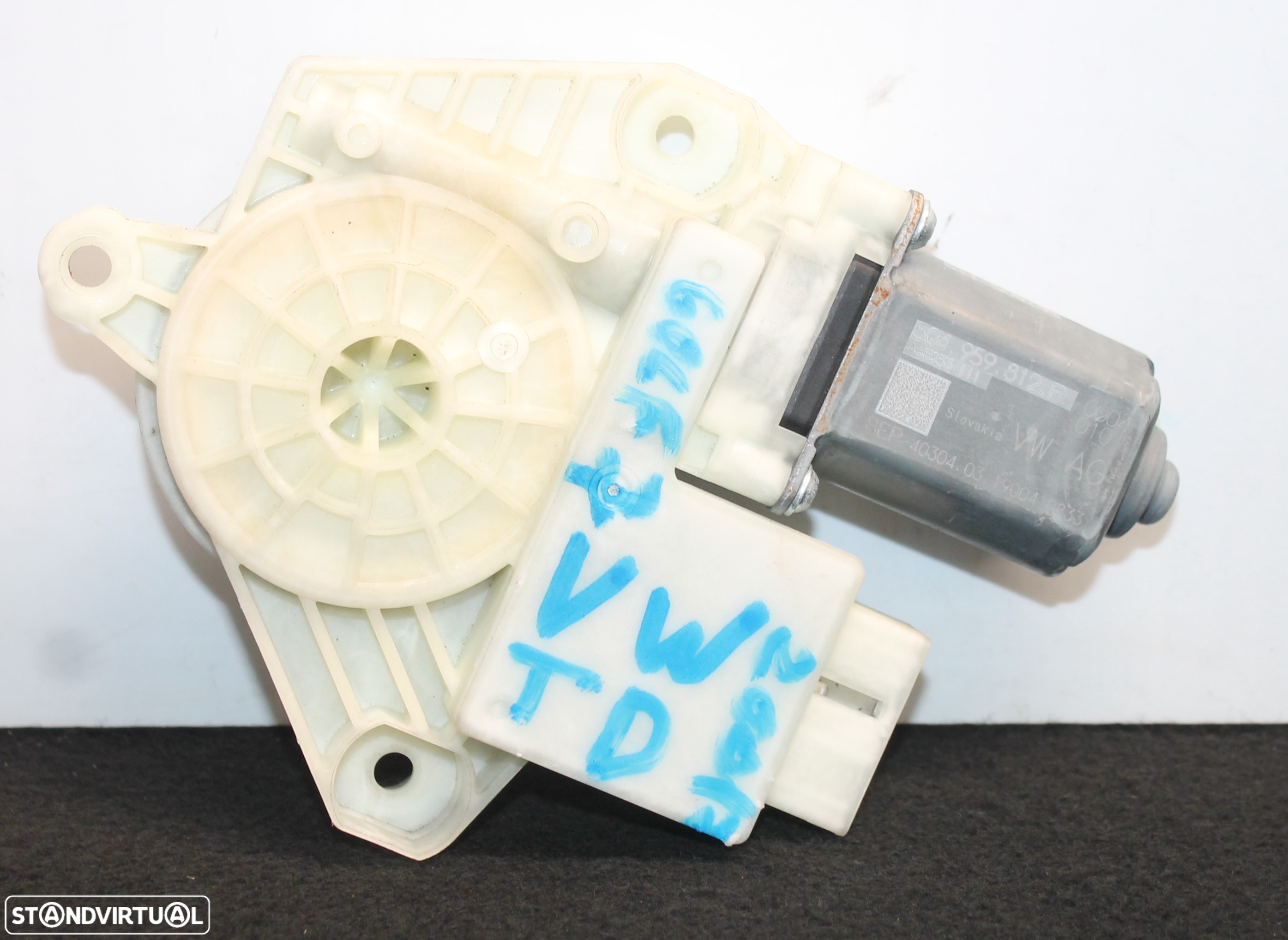 MOTOR ELEVATÓRIO DO VIDRO TRASEIRO DIREITO VW GOLF 7 - 2