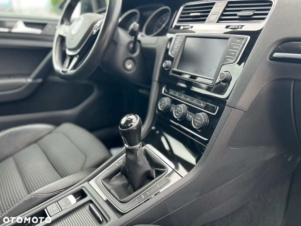Volkswagen Golf 1.6 TDI BMT Comfortline - 20