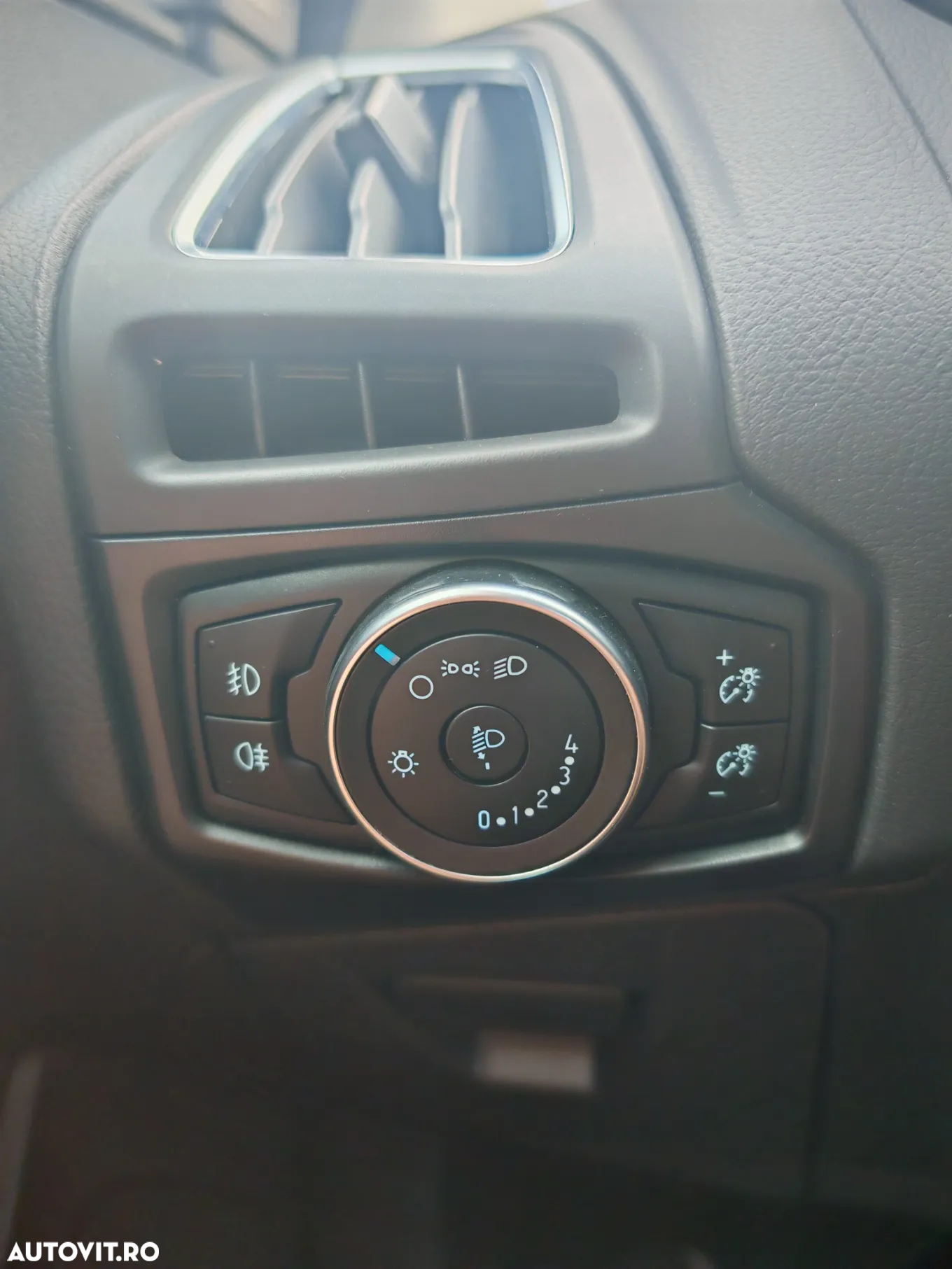 Ford Focus 1.5 TDCi Powershift Titanium - 19