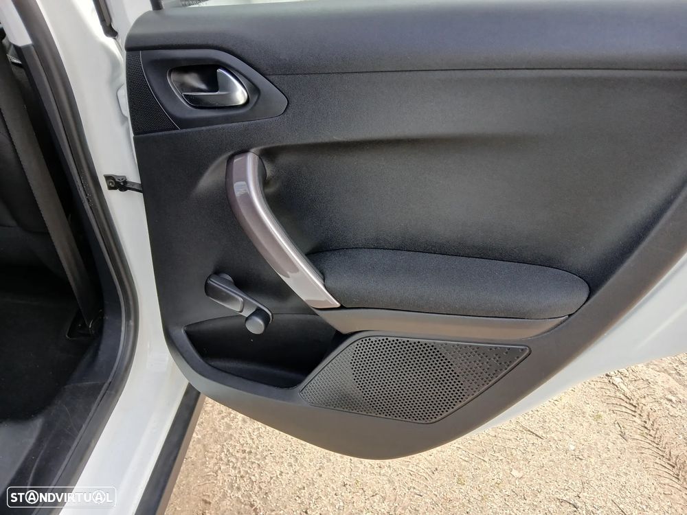 Peugeot 2008 PureTech 82 Style - 26