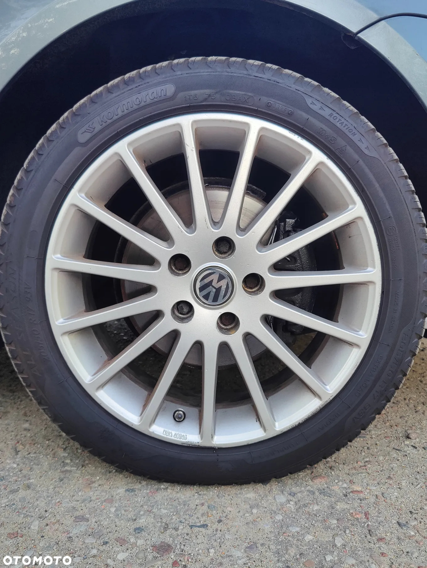 Volkswagen Touran - 24