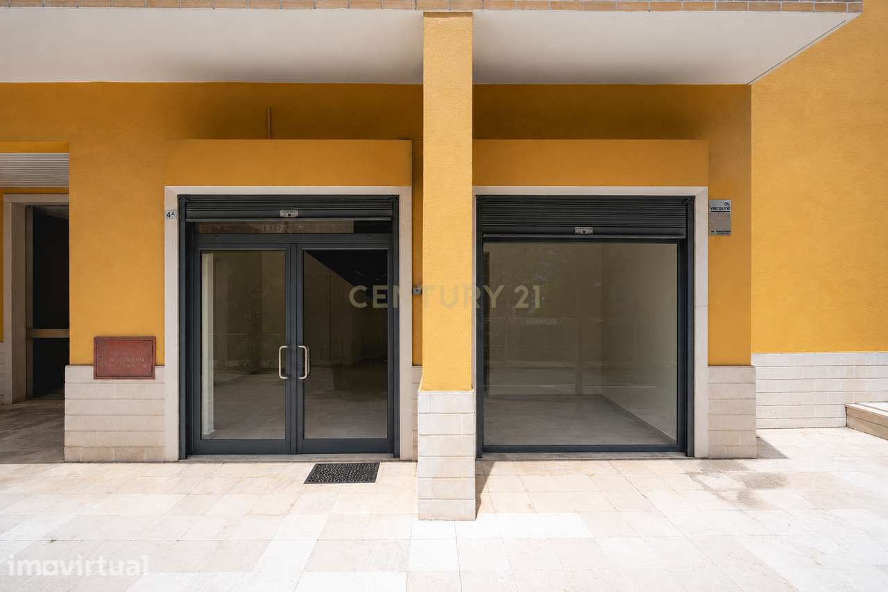 Loja com excelente visibilidade na Urbanização Vila Chã | 92 m² - Grande imagem: 3/16