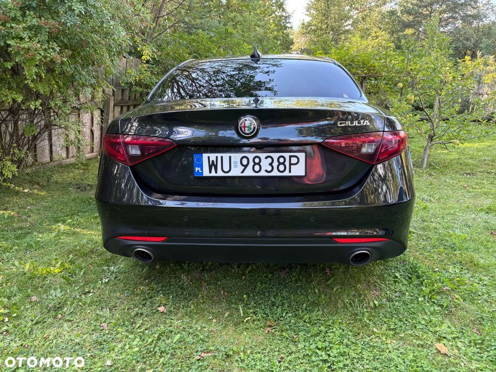 Alfa Romeo Giulia 2021 photo 5