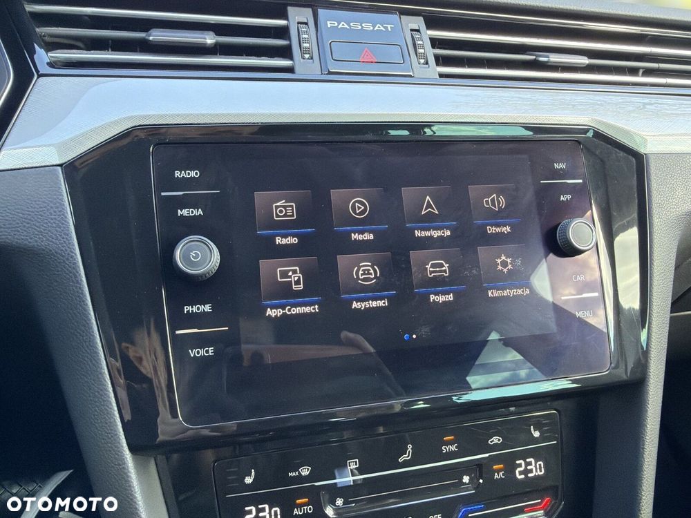 Volkswagen Passat - 27