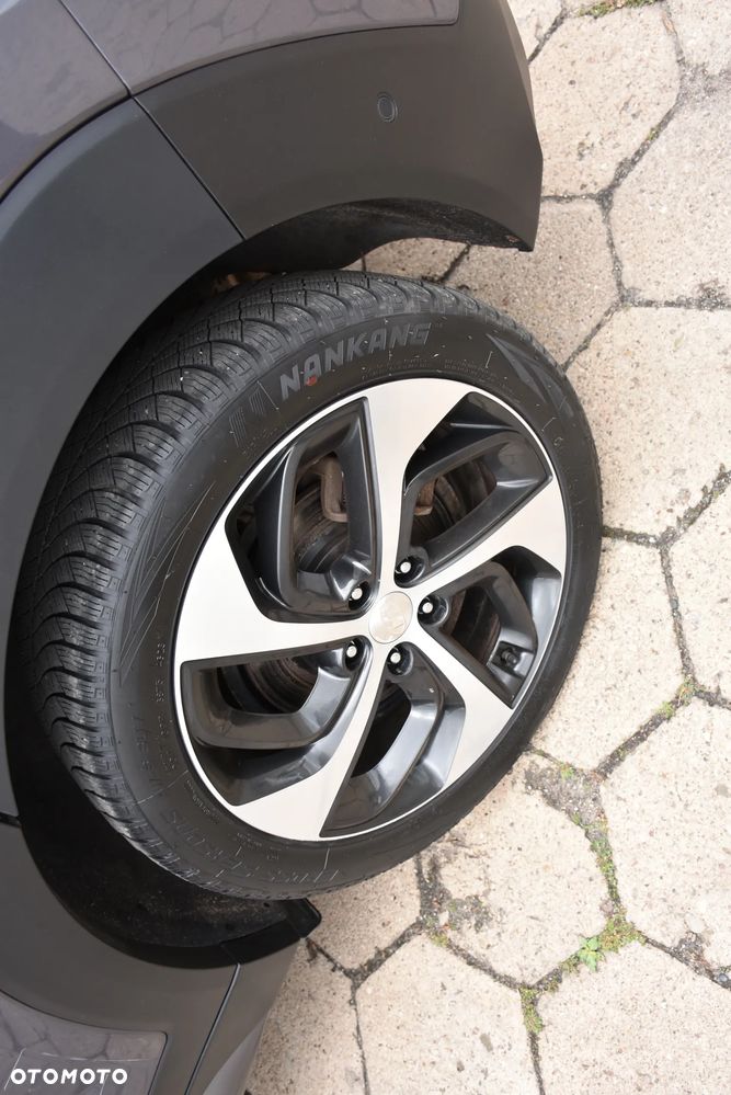 Hyundai Tucson 2.0 CRDI 4WD Automatik Premium - 25