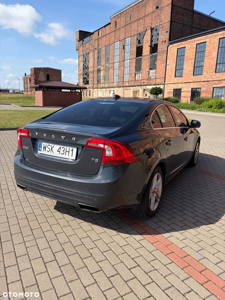 Volvo S60 - 3