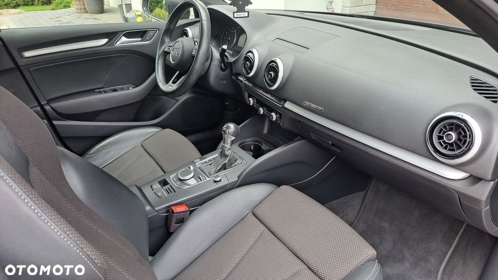 Audi A3 Limousine 40 TFSI quattro S tronic design - 12