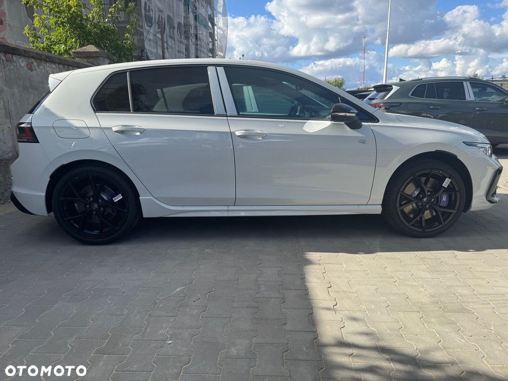 Volkswagen Golf - 22