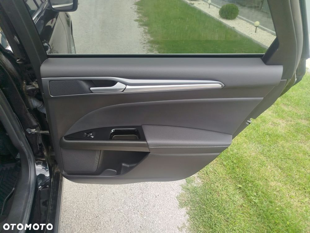 Ford Mondeo 2.0 TDCi Titanium PowerShift - 17