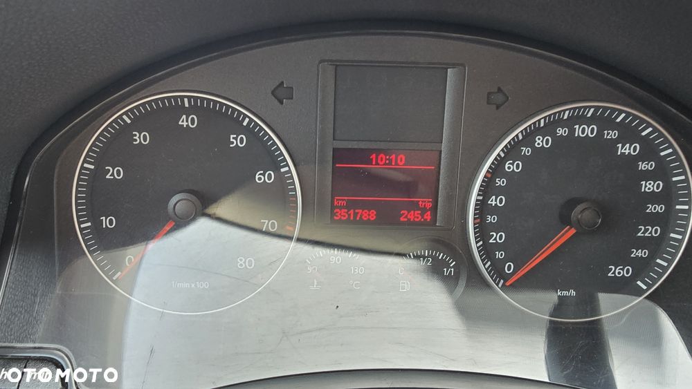Volkswagen Golf - 6