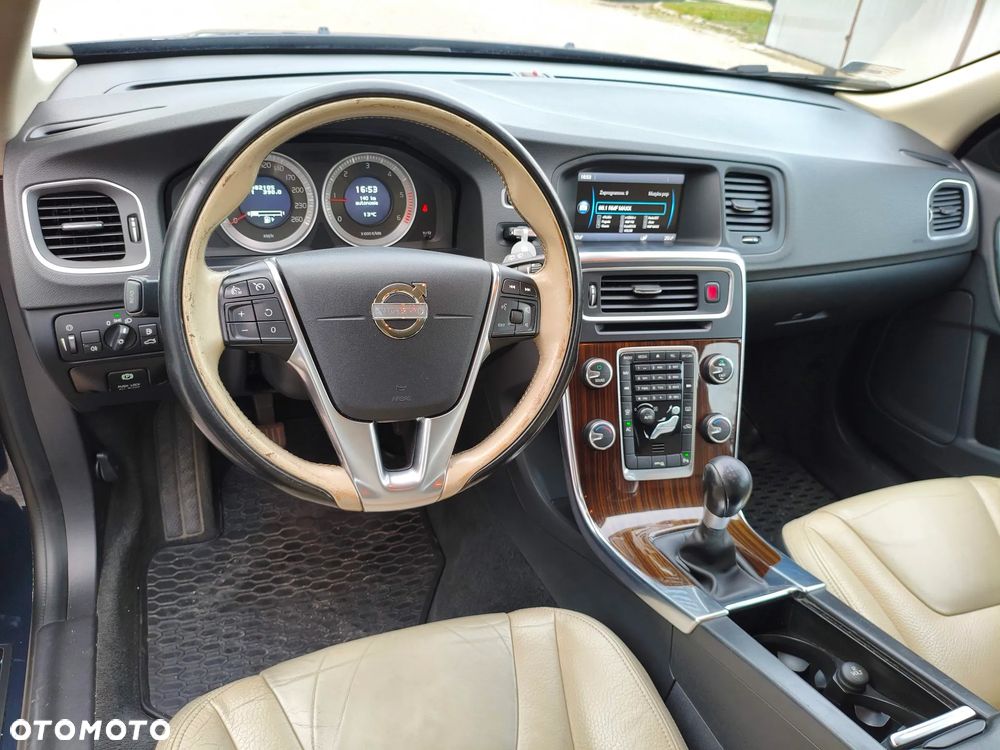 Volvo V60 D3 Summum - 5