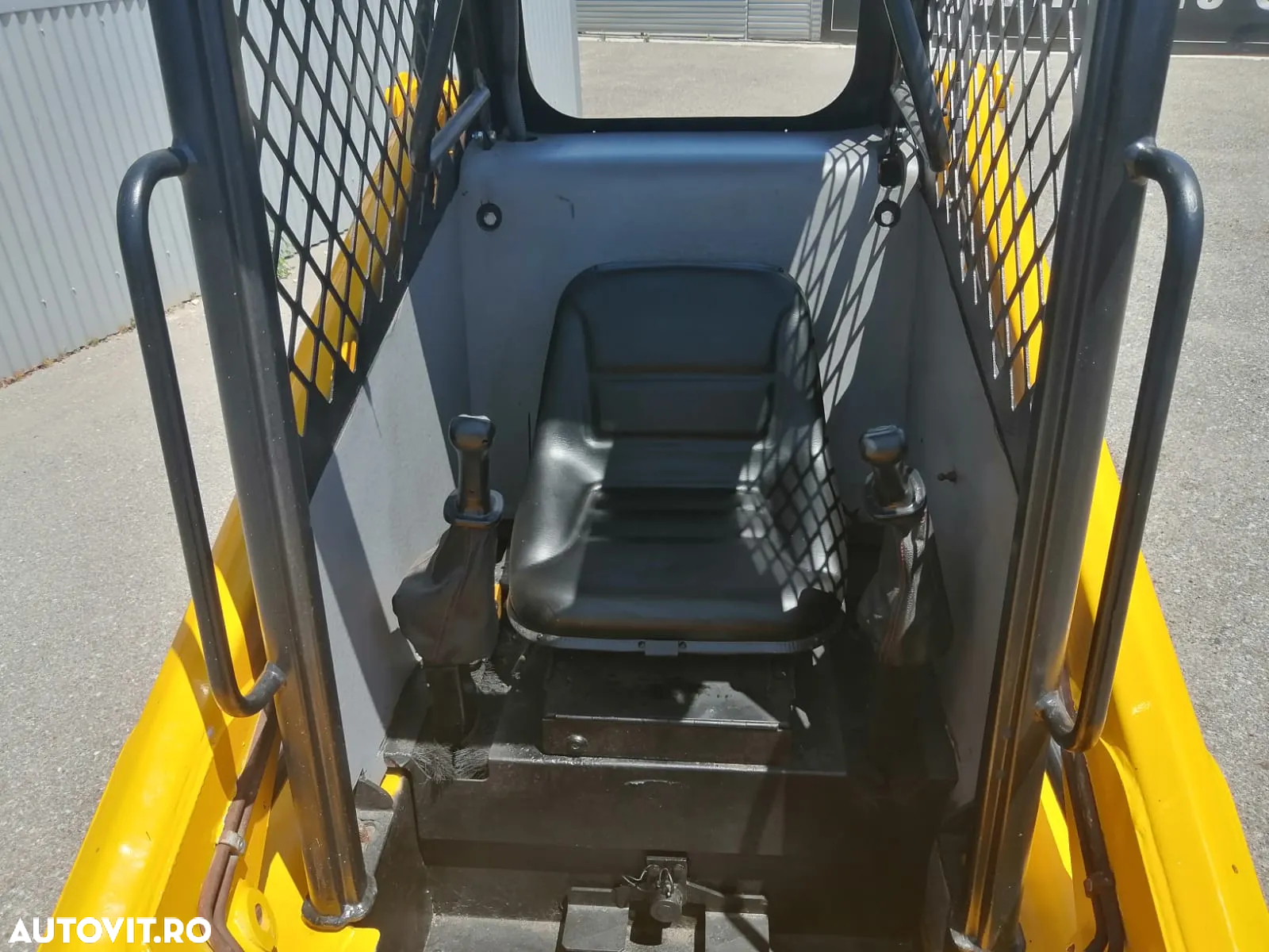 Bobcat MINIINCARCATOR FRONTAL PNEU RIGID RAM ITALIA - 16