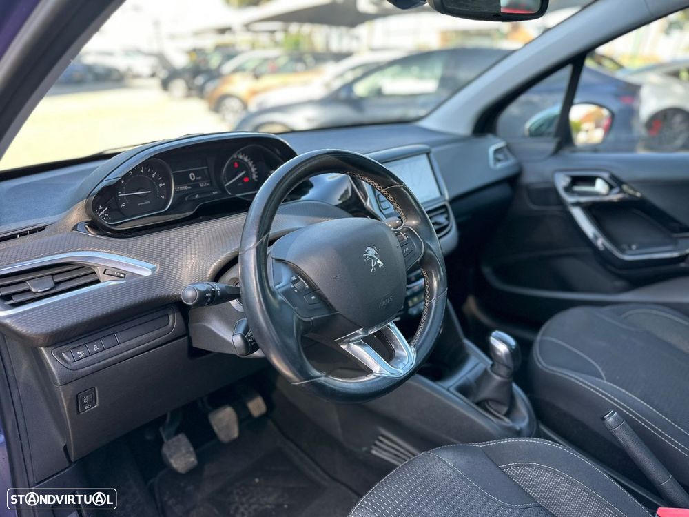 Peugeot 208 1.2 VTi Allure - 16